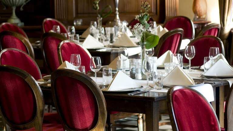 Hotel Café Restaurant De Twee Linden in Beneden-Leeuwen ...